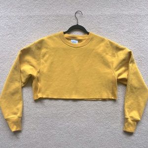Champion gold cropped sweatshirt (m).